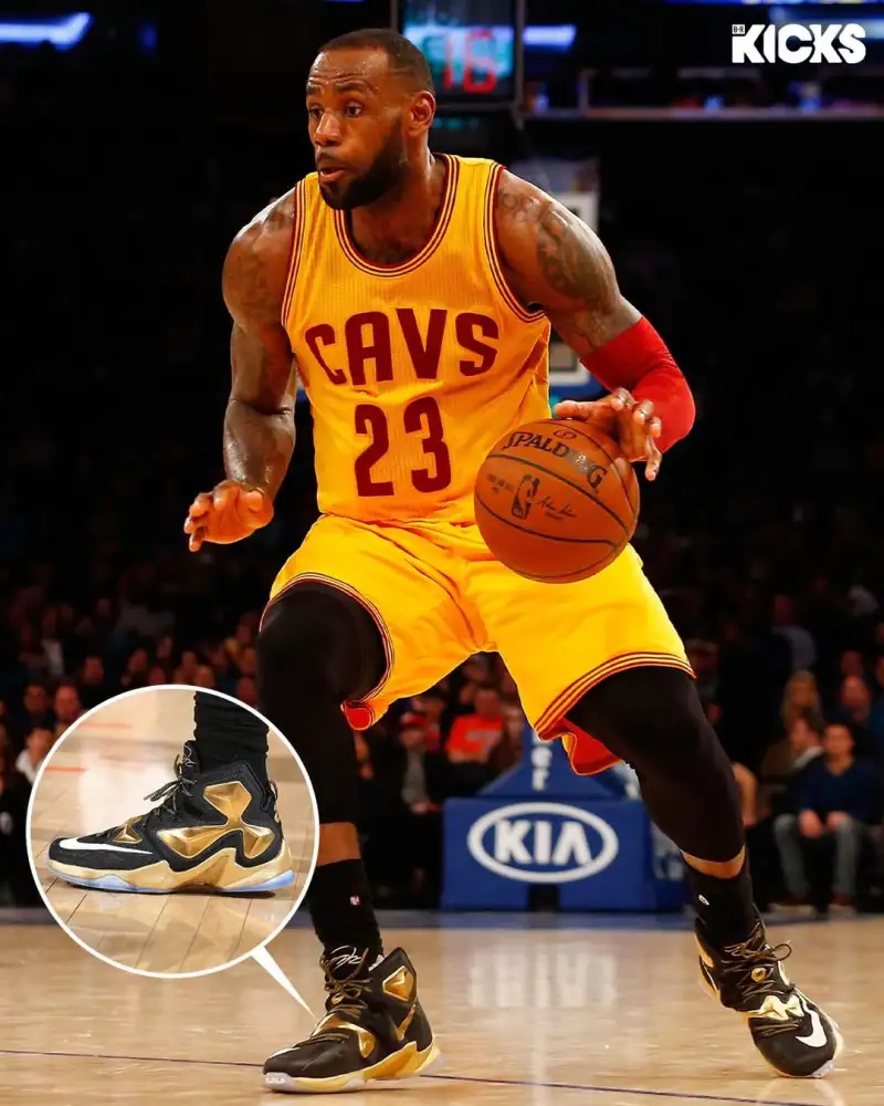 PG Gaming-B/R晒图回顾16赛季球员们穿着的经典球鞋:一起踏上回忆之旅