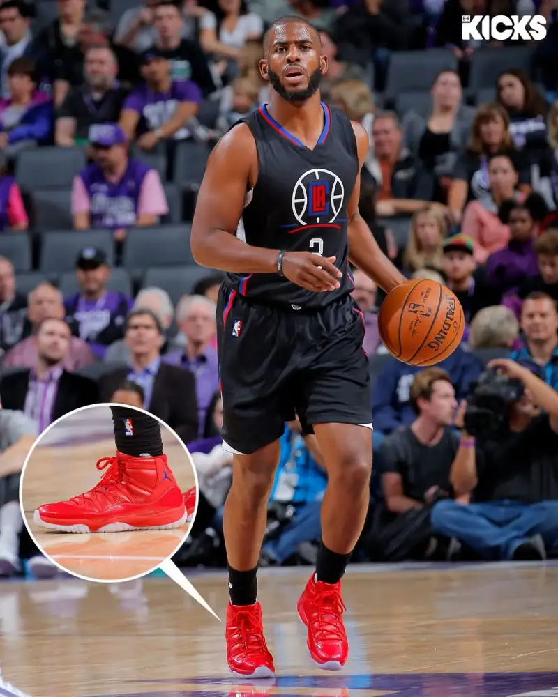 PG Gaming-B/R晒图回顾16赛季球员们穿着的经典球鞋:一起踏上回忆之旅