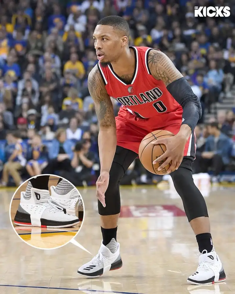 PG Gaming-B/R晒图回顾16赛季球员们穿着的经典球鞋:一起踏上回忆之旅