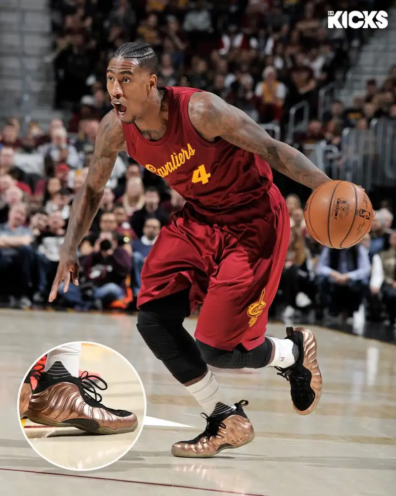 PG Gaming-B/R晒图回顾16赛季球员们穿着的经典球鞋:一起踏上回忆之旅