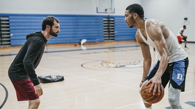 1660488702454062062.png PG电子娱乐官网下载-塔图姆开启特训!王牌训练师:提升破包夹能力