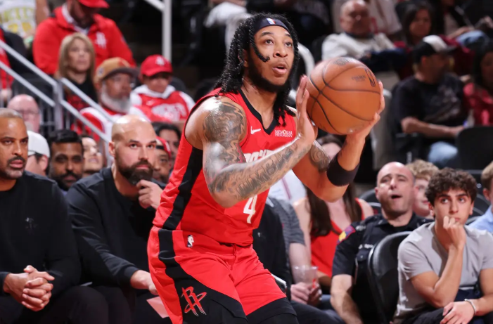 模拟器试玩入口-组织能力出色,防守能力不俗,可惜火箭后场新星还是很难得到机会