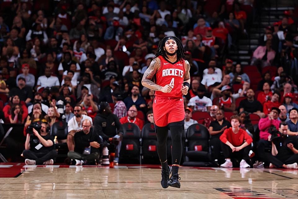 模拟器试玩入口-组织能力出色,防守能力不俗,可惜火箭后场新星还是很难得到机会