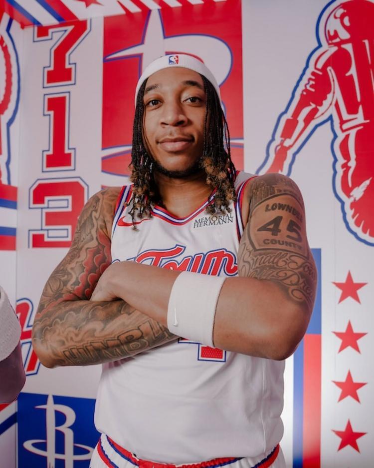 PG电子娱乐官网下载-52胜30负,火箭季后赛15人阵容出炉:23岁后卫压哨签约,控卫升级